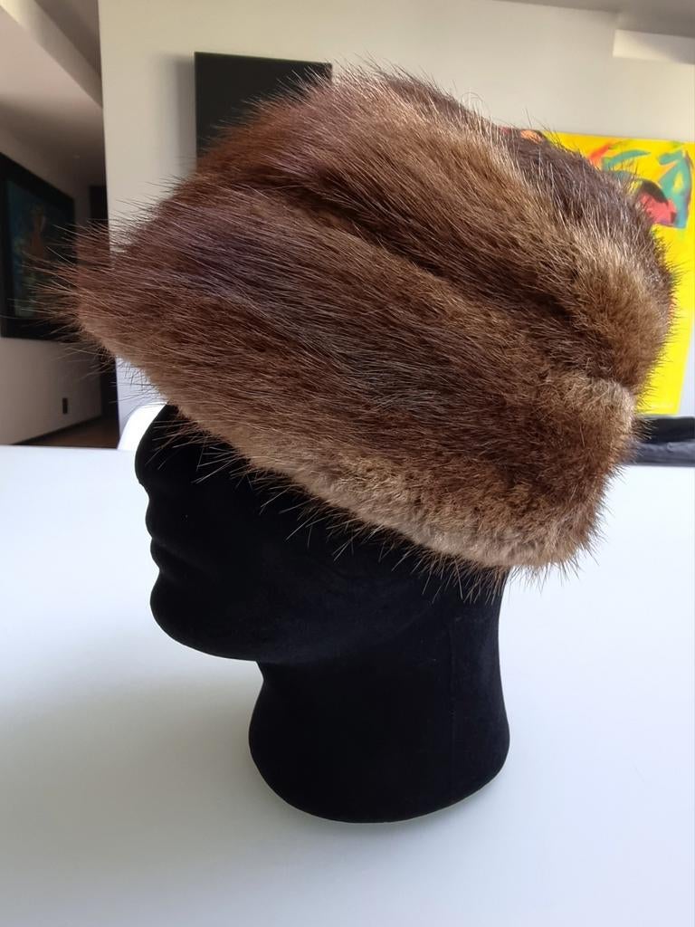 Toque vintage en véritable  fourure., Enlèvement ou Envoi, Comme neuf