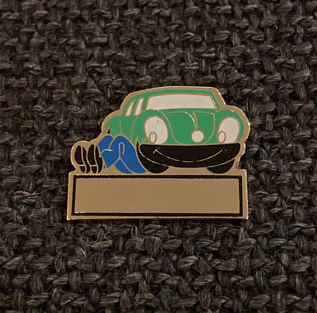 PIN - AUTO - VOITURE - CAR - TECHNIEKER - GARAGIST, Verzenden, Gebruikt, Transport, Speldje of Pin