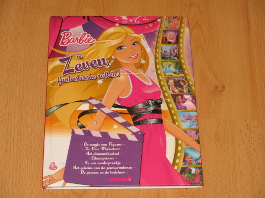 Groot boek Barbie in zeven fantastische rollen, NIEUW, Ophalen, Nieuw