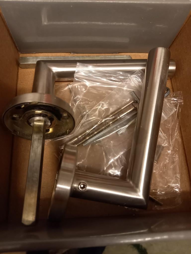 4 KITS DE POIGNEES PORTE 35 DIAM 18MM 15€ PAR  BOITE, Bricolage & Construction, Enlèvement, Neuf