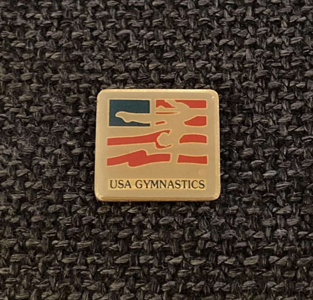 PIN - USA GYMNASTICS - TURNEN - GYMNASTIQUE, Verzenden, Gebruikt, Sport, Speldje of Pin