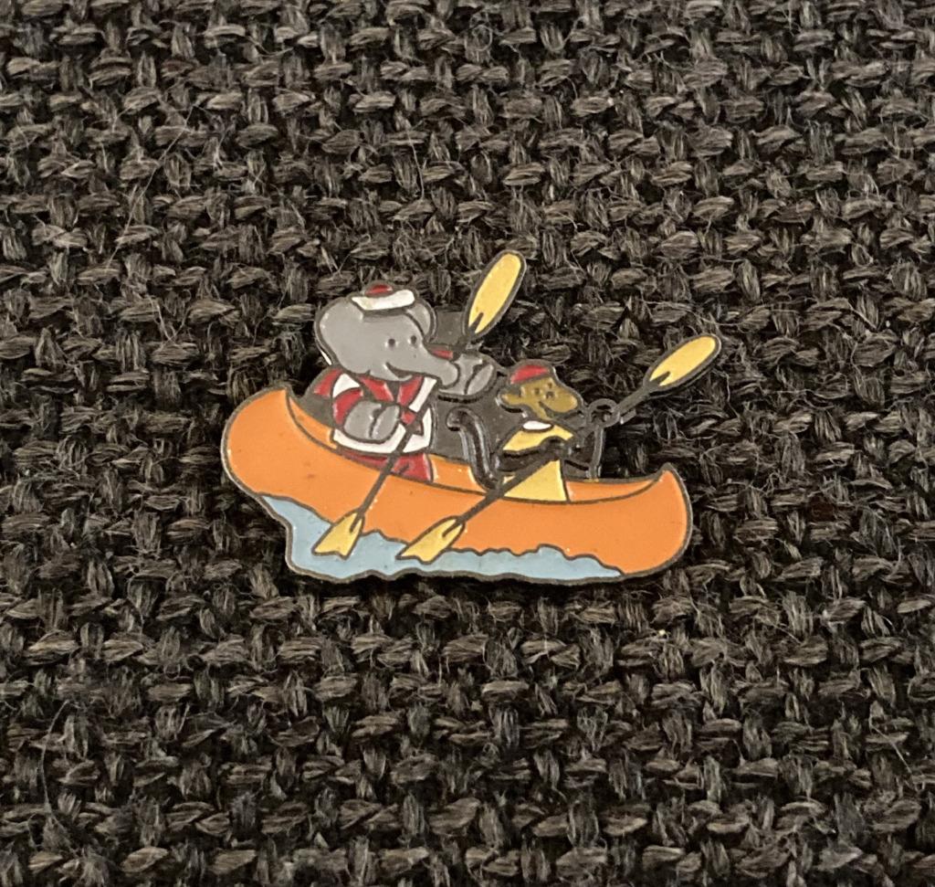 PIN - BABAR - ZEPHIR LE SINGE - BRUNHOFF - KAJAK, Verzenden, Gebruikt, Figuurtje, Speldje of Pin