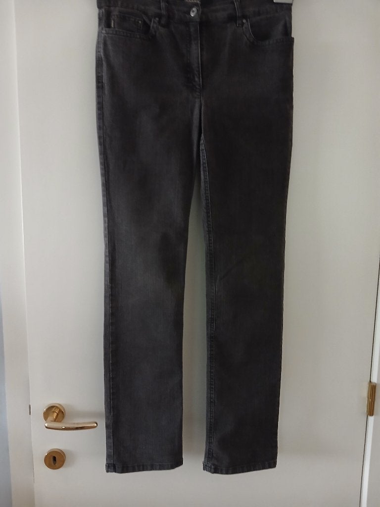 Damesbroek M38 Zerres, Kleding | Dames, Maat 38/40 (M), Bruin, Ophalen of Verzenden, Zo goed als nieuw