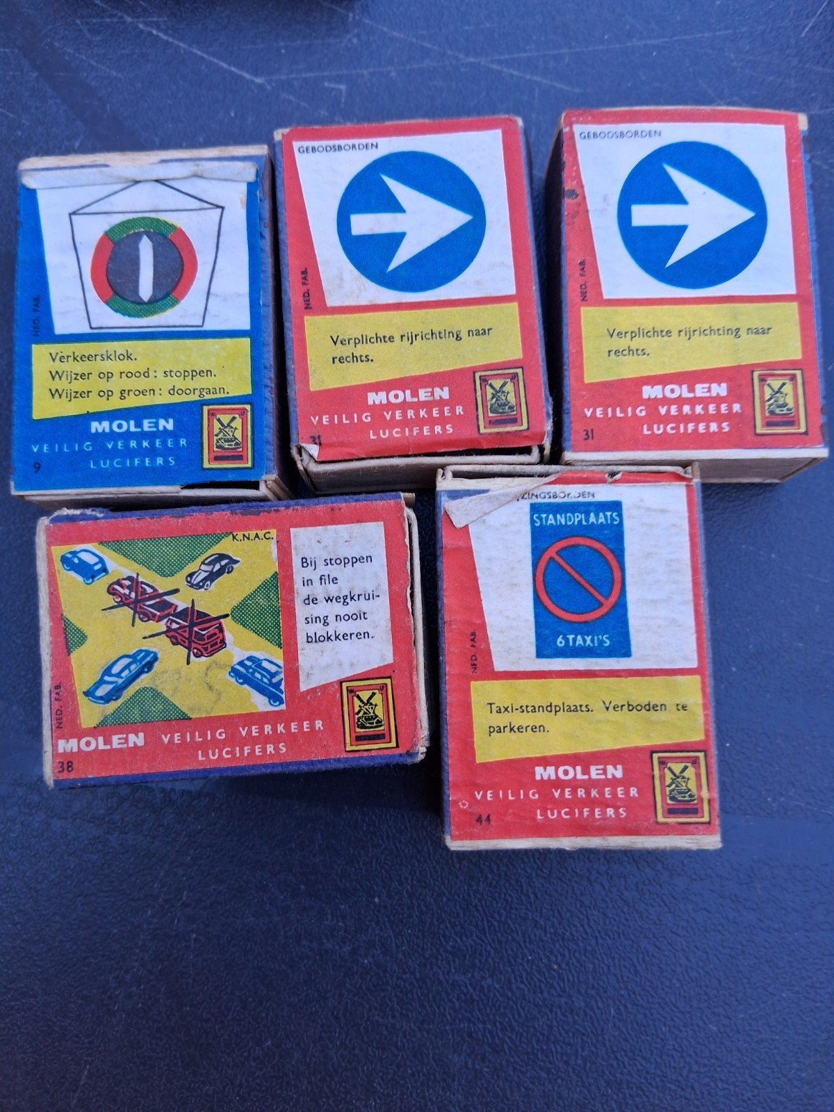 boîtes d'allumettes, Enlèvement