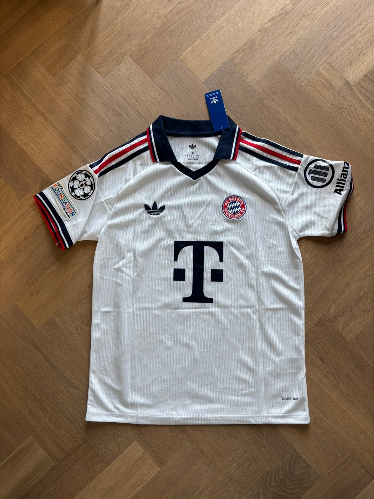 Maillot extérieur du FC Bayern Munich #11 Olise, Taille M, Envoi, Neuf, Maillot