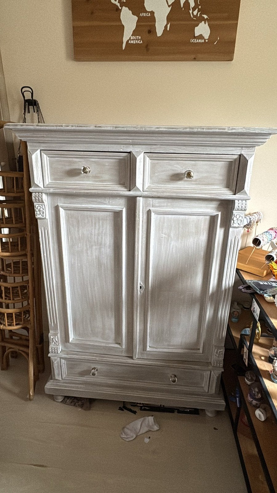 armoire gris patiné, Avec tiroir(s), Comme neuf, 100 à 150 cm, Enlèvement