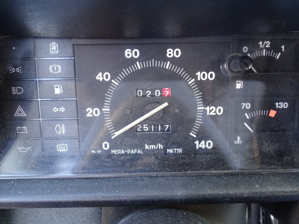Fiat 126, Auto's, Oldtimers, Achterwielaandrijving, Wit, 703 cc, Handgeschakeld