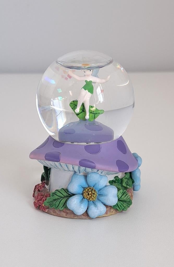 Mini Snow Globe Tinker Bell on Mushroom (Disneyland Paris), Verzamelen, Ophalen of Verzenden, Peter Pan of Pinokkio, Zo goed als nieuw