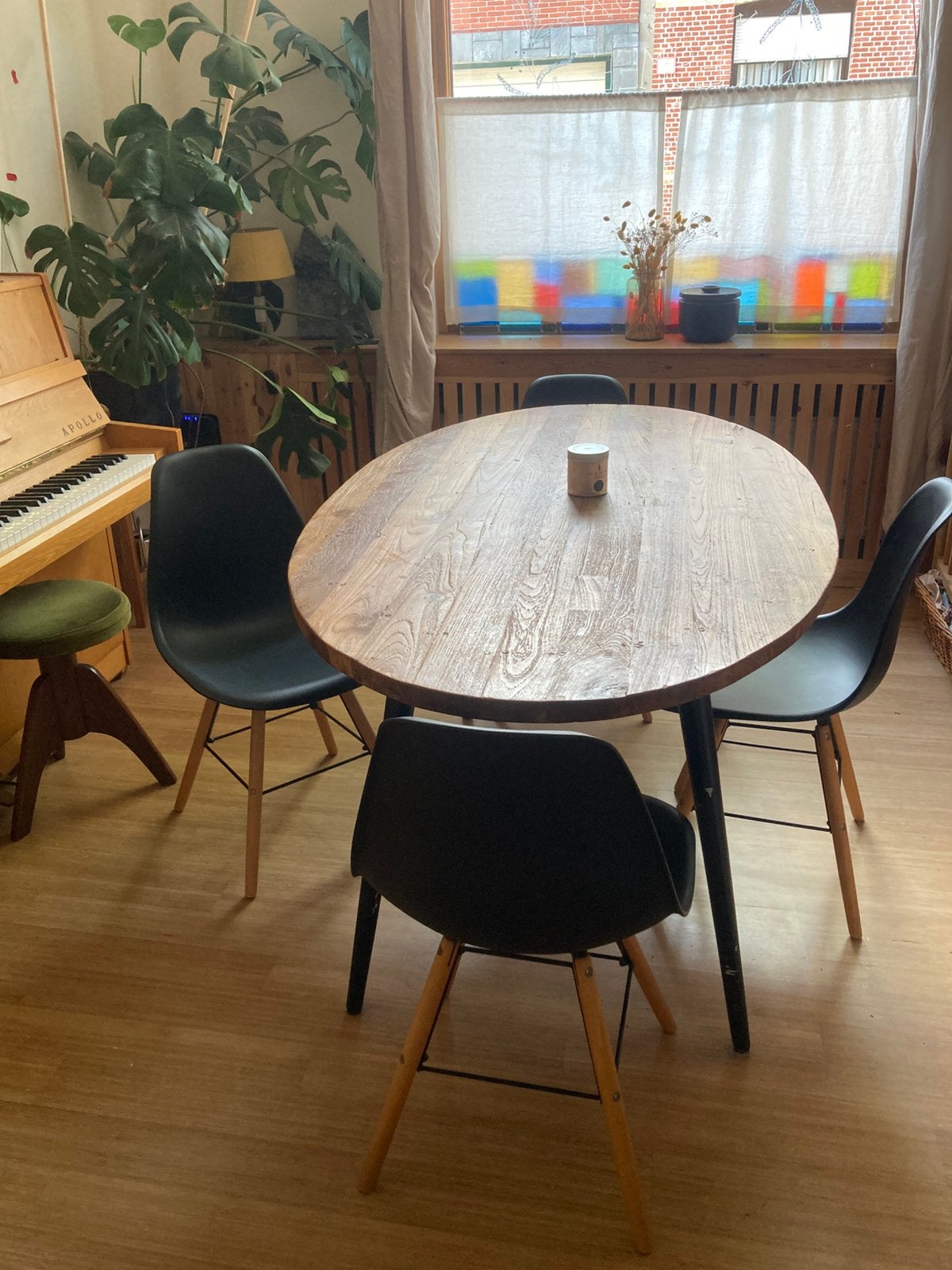 Set zwarte kuipstoelen, Huis en Inrichting, Ophalen, Zo goed als nieuw, Kunststof