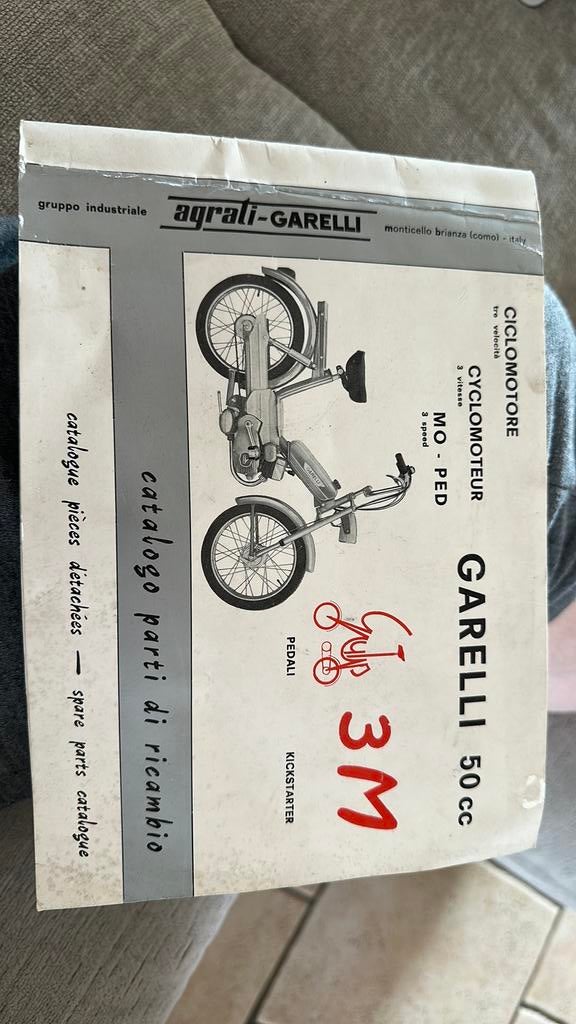 Garelli 50cc catalogus, Fietsen en Brommers, Ophalen of Verzenden, Zo goed als nieuw