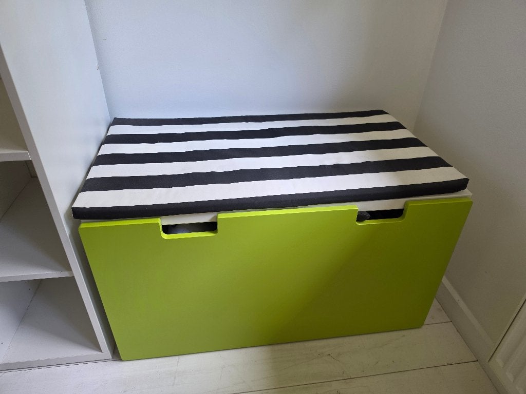 Handige IKEA SMÅSTAD Speelgoedkist / Opbergbank incl. kussen, 50 tot 70 cm, Zo goed als nieuw, 75 tot 100 cm, Ophalen