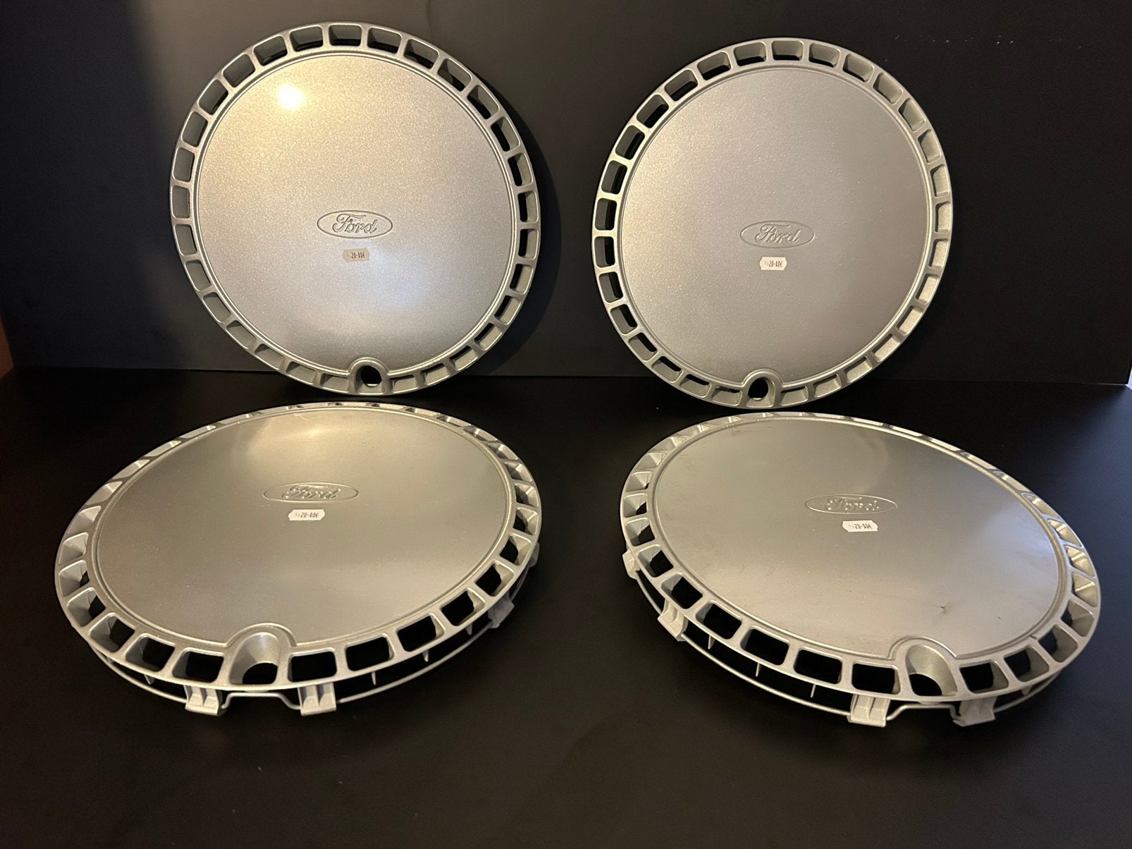 4 enjoliveurs  neuf et d’origine Ford fiesta 13", Enlèvement ou Envoi, Neuf