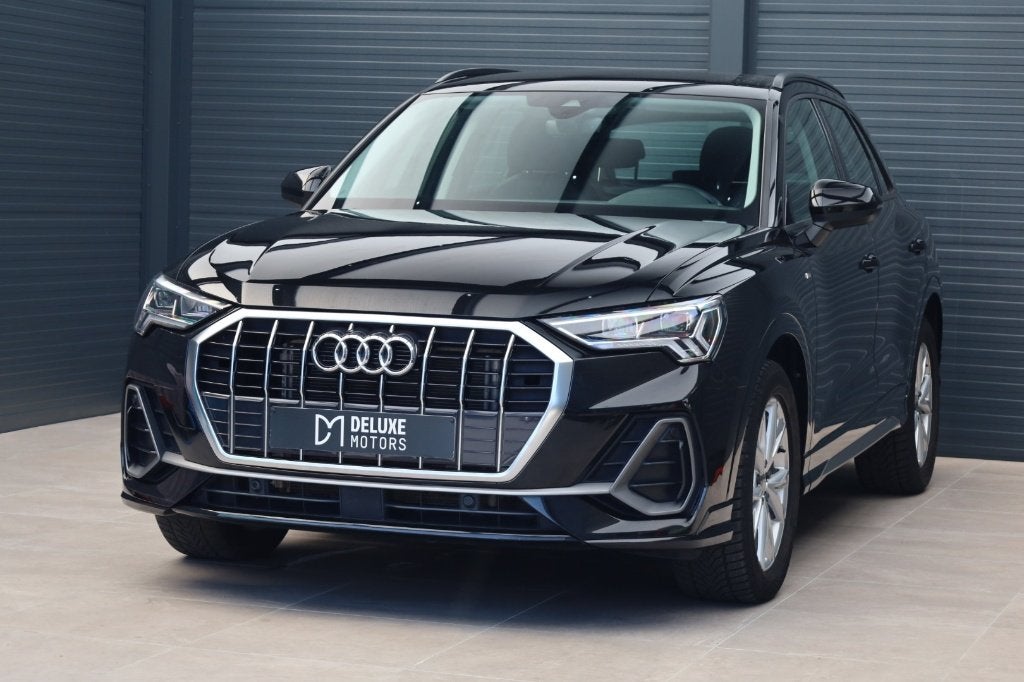 Audi Q3 S line S tronic Navi Leder Camera Zetelverwarming, Auto's, Audi, 1498 cc, 4 cilinders, Zwart, Leder