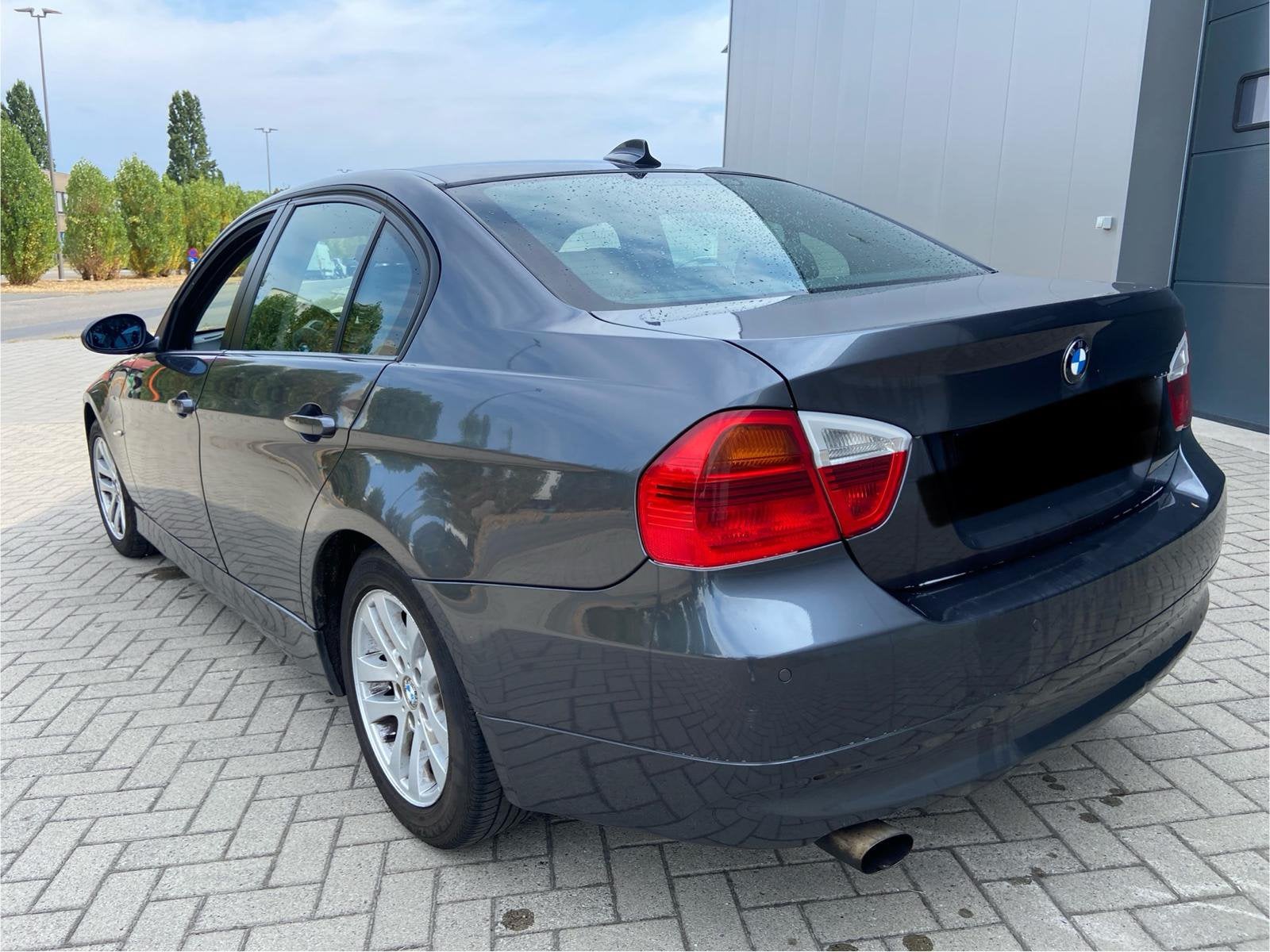 318i GSM 0489349942, Autos, BMW, Achat, Boîte manuelle, 5 portes, Particulier