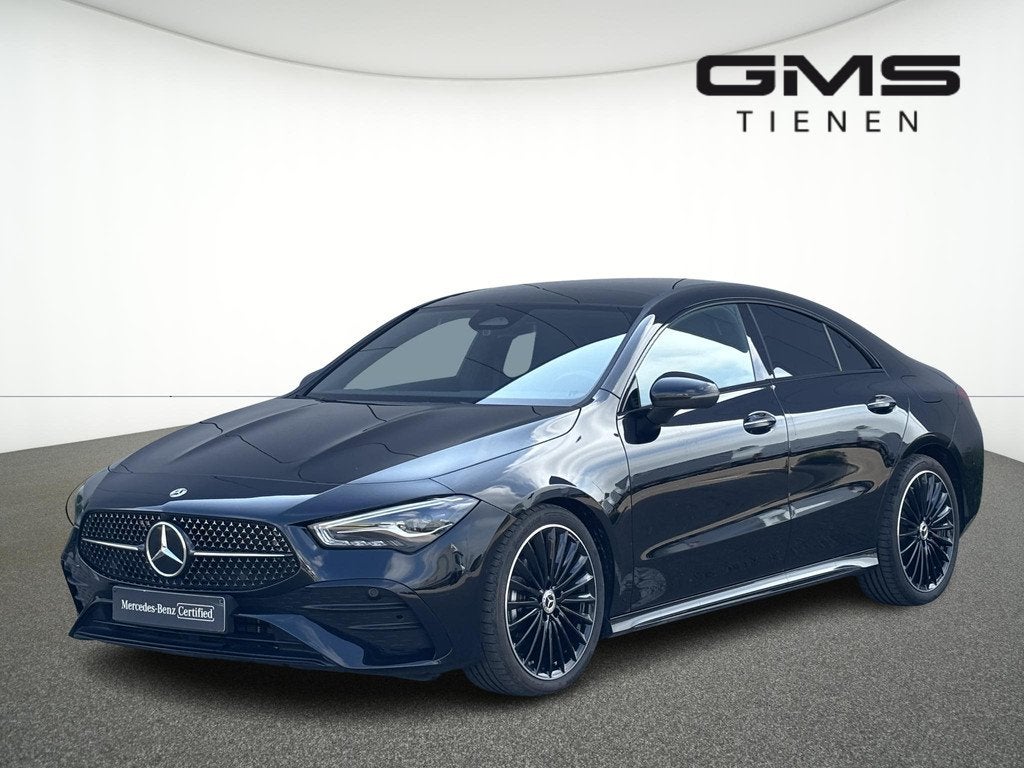 Mercedes-Benz CLA-klasse CLA 180 AMG Line, Auto's, Stof, Gebruikt, 136 pk, Zwart