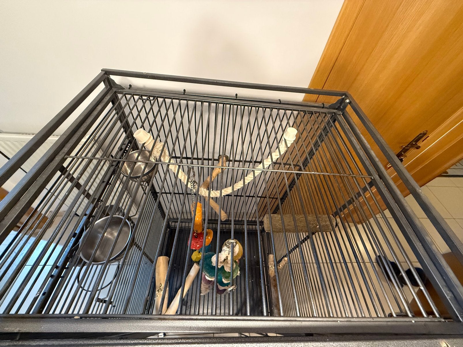 papegaaienkooi met speelgoed en accessoires, Ophalen, Zo goed als nieuw, Vogelkooi