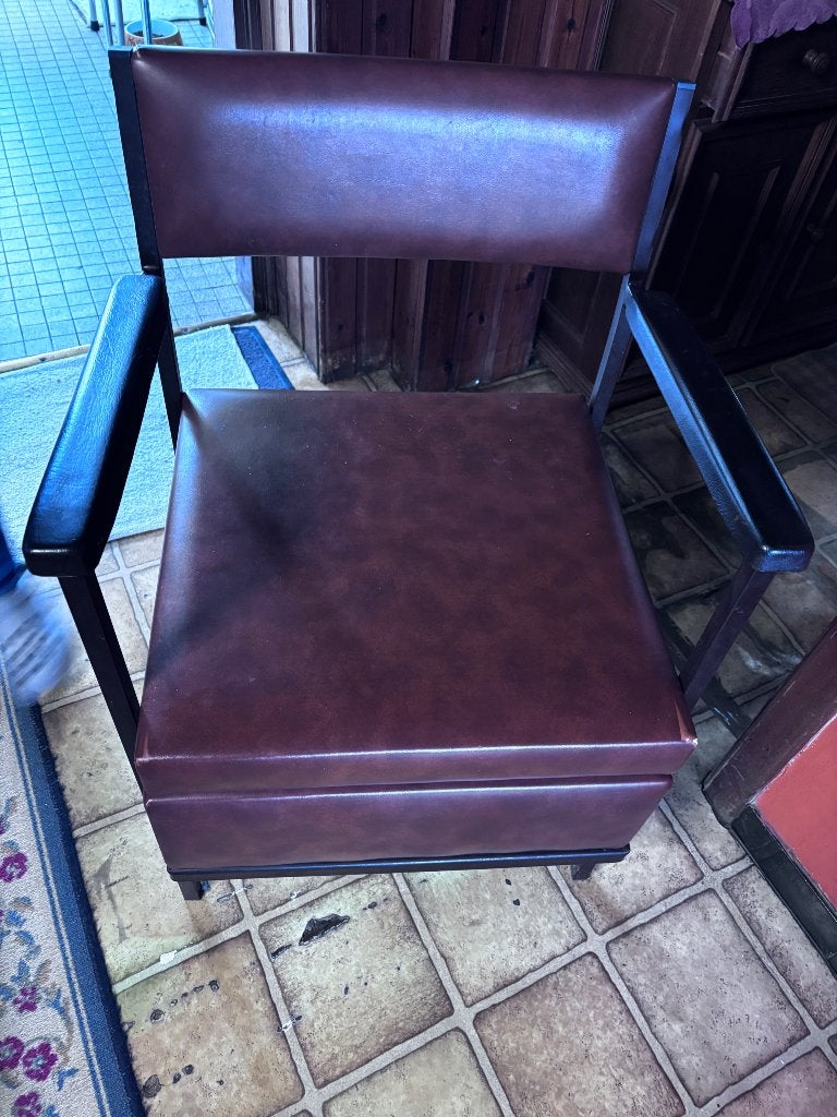 Chaise percée à discuter, Divers, Enlèvement, Utilisé