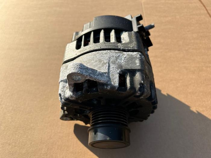 Dynamo d'un Mercedes A-Klasse, Autos : Pièces & Accessoires, Moteurs & Accessoires, Mercedes-Benz, Utilisé, 3 mois de garantie