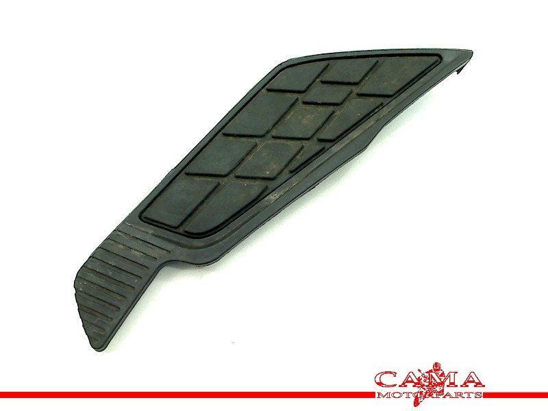 VOETSTEUN LINKS ACHTER AN 400 Burgman 1998-2000 (AN400), Motoren, Dhr. S. di Majo, Gebruikt, Info@cama-motorparts.nl, P.J. Troelstraweg 8 8
3144 CX  MAASSLUIS, NL