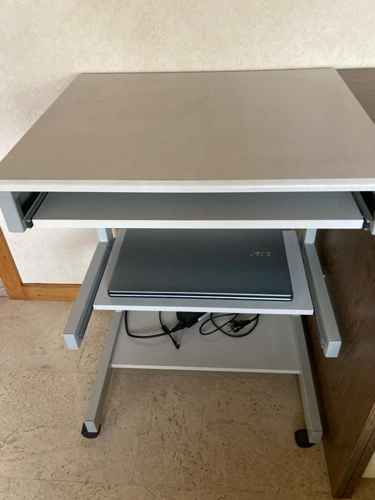 Computertafel!, Enlèvement, Neuf