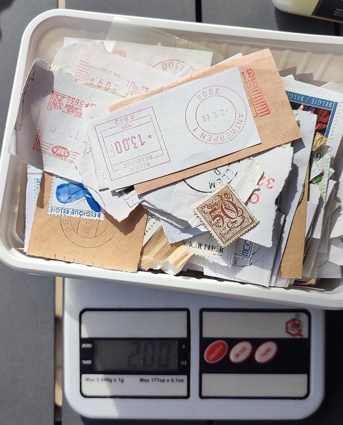 Doos met 200 g Belgische postzegels, Postzegels en Munten, Ophalen of Verzenden, Gestempeld