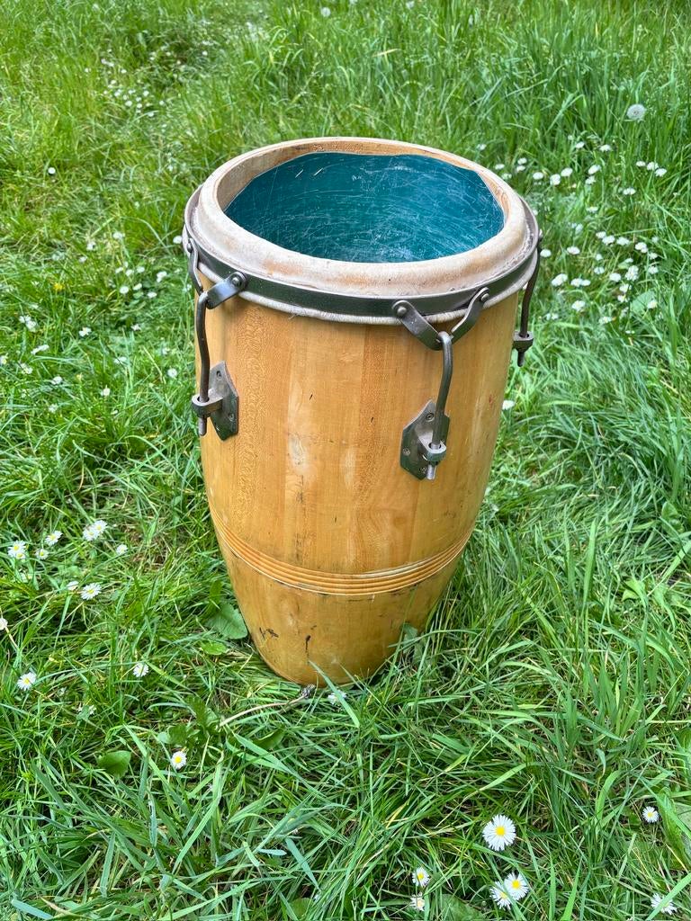 Gratis. Oude conga voor bloempotten of zo, Tuin en Terras, Ophalen, Gebruikt