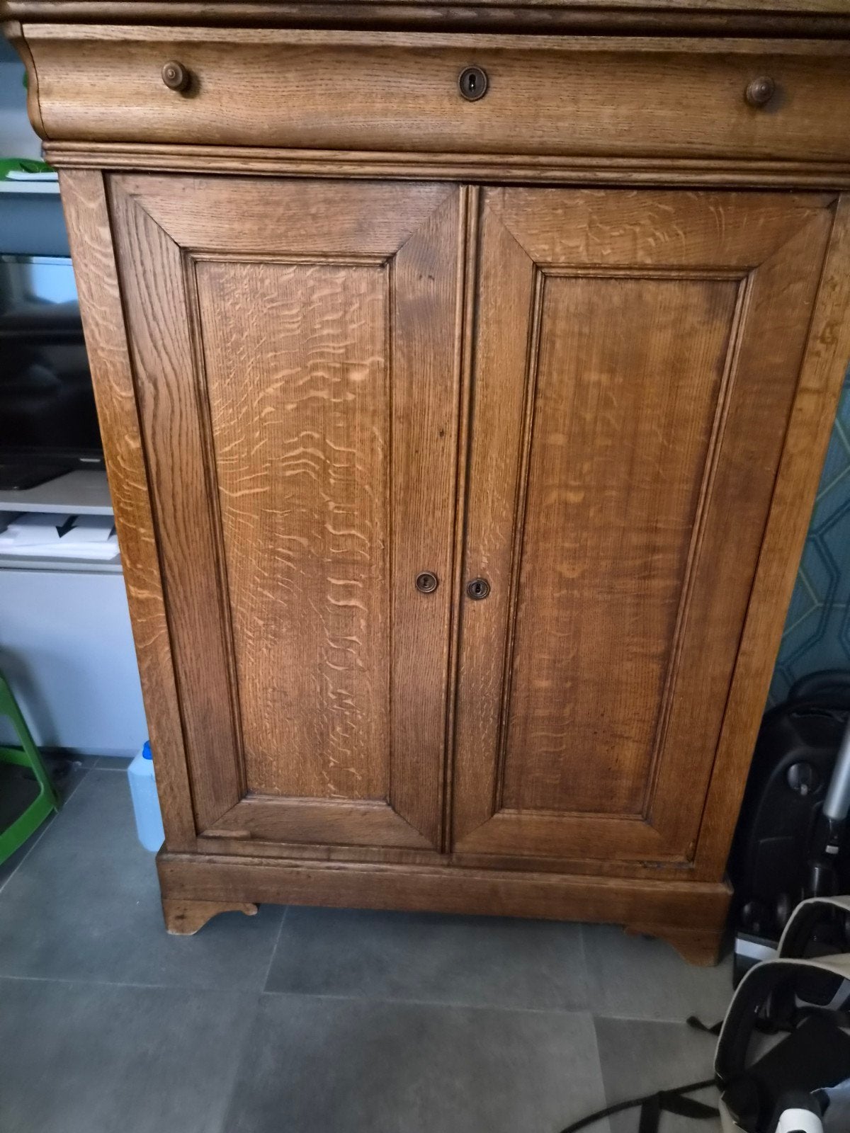 massief eiken kast in zeer goede staat., Huis en Inrichting, Ophalen, Klassieke kast, Zo goed als nieuw, 120 tot 170 cm