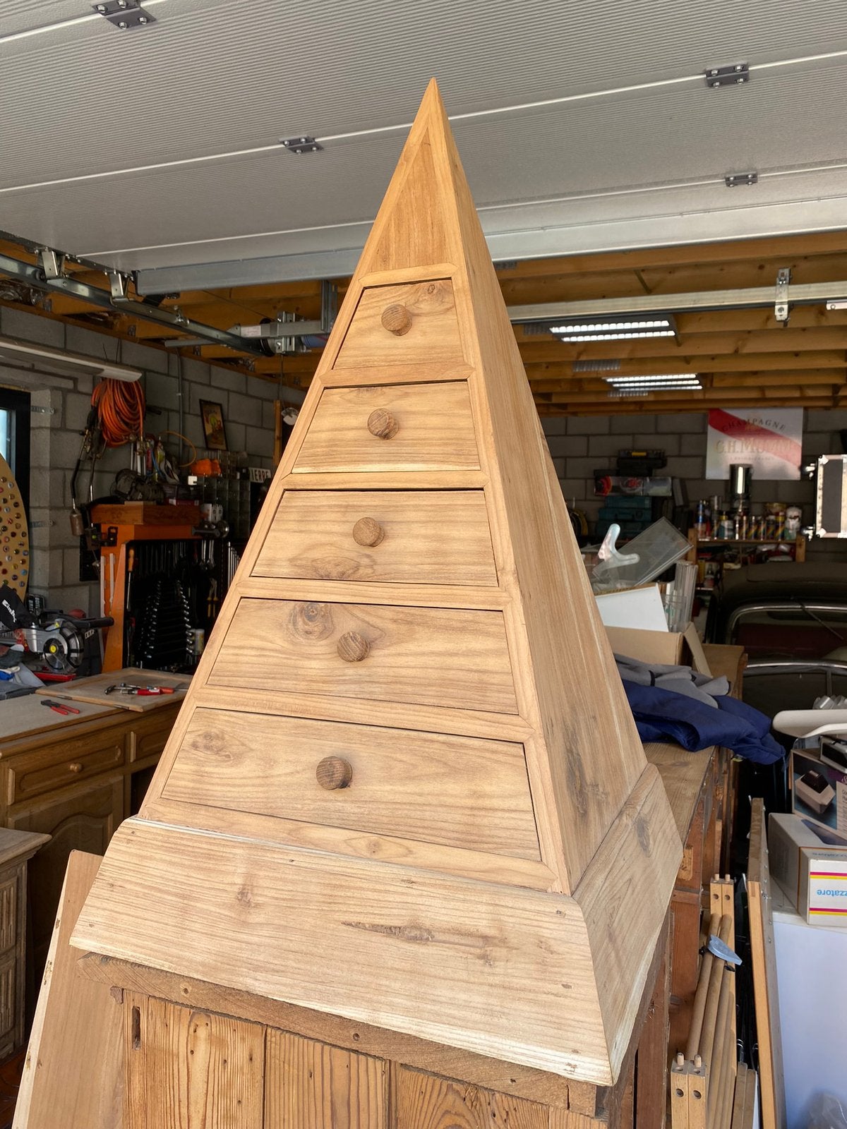 Meubles a tiroirs aerogommés pyramides 1 grande et 1 petite, Ophalen, Zo goed als nieuw