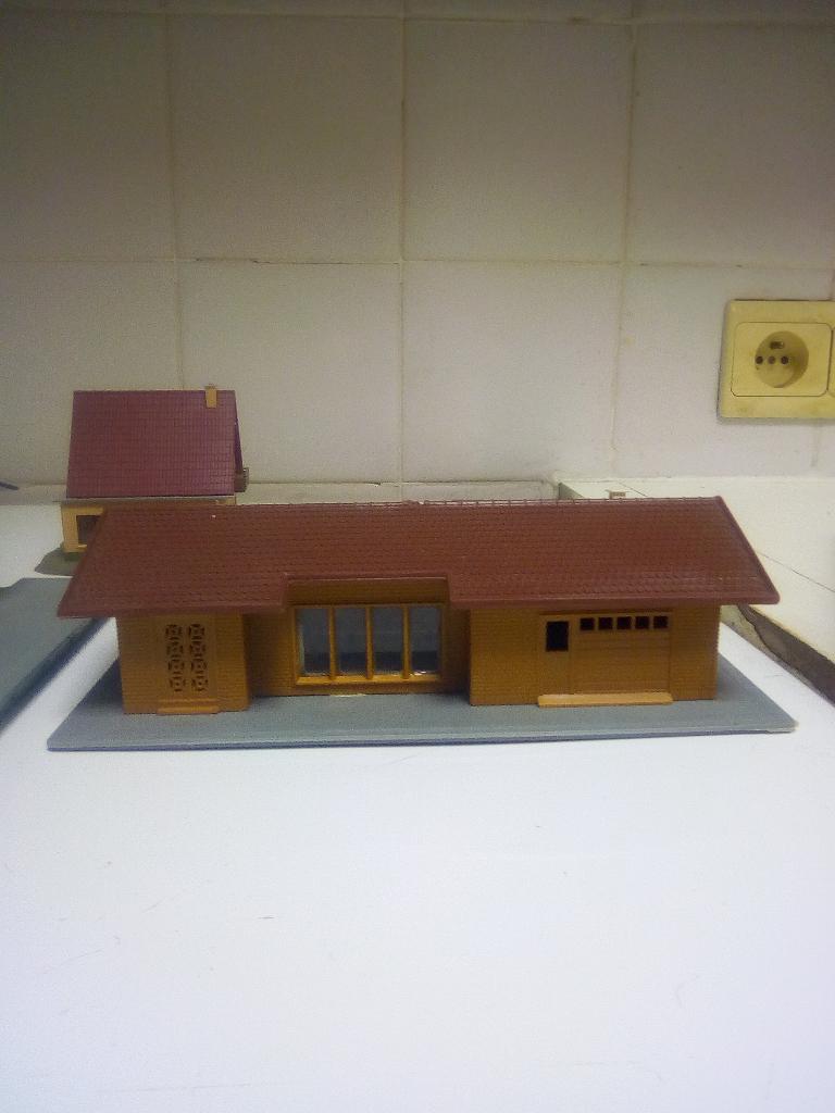 Vend divers bâtiments Lima, Hobby & Loisirs créatifs, Trains miniatures | HO, Comme neuf, Pont, Tunnel ou Bâtiment, Lima, Enlèvement ou Envoi
