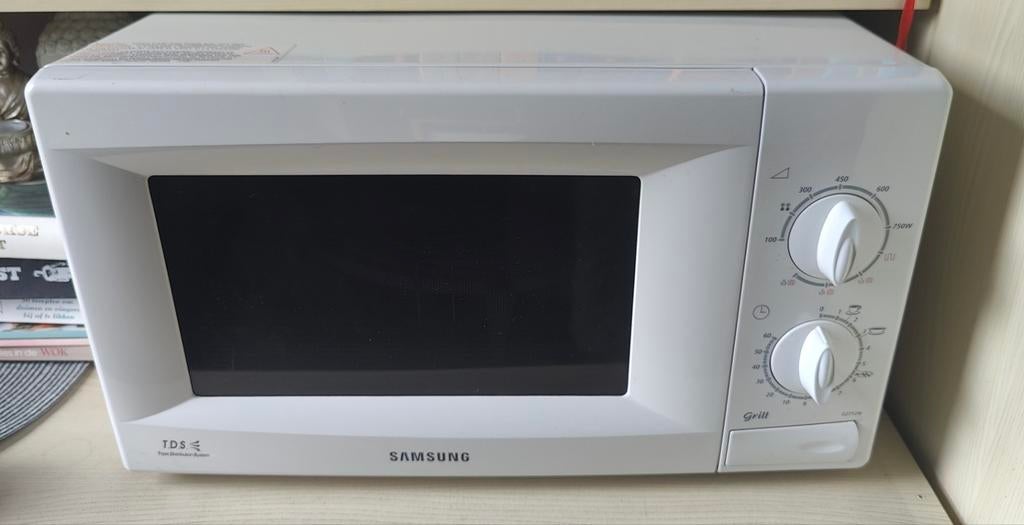 Four à micro-ondes Samsung avec fonction grill, Electroménager, Micro-ondes, Enlèvement