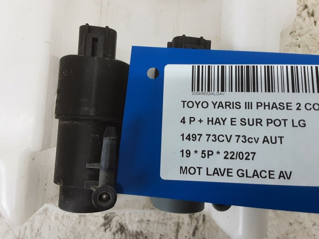 LAVE-GLACE POMPE AVANT Toyota Yaris III (P13) (85330OF021), Utilisé, Toyota