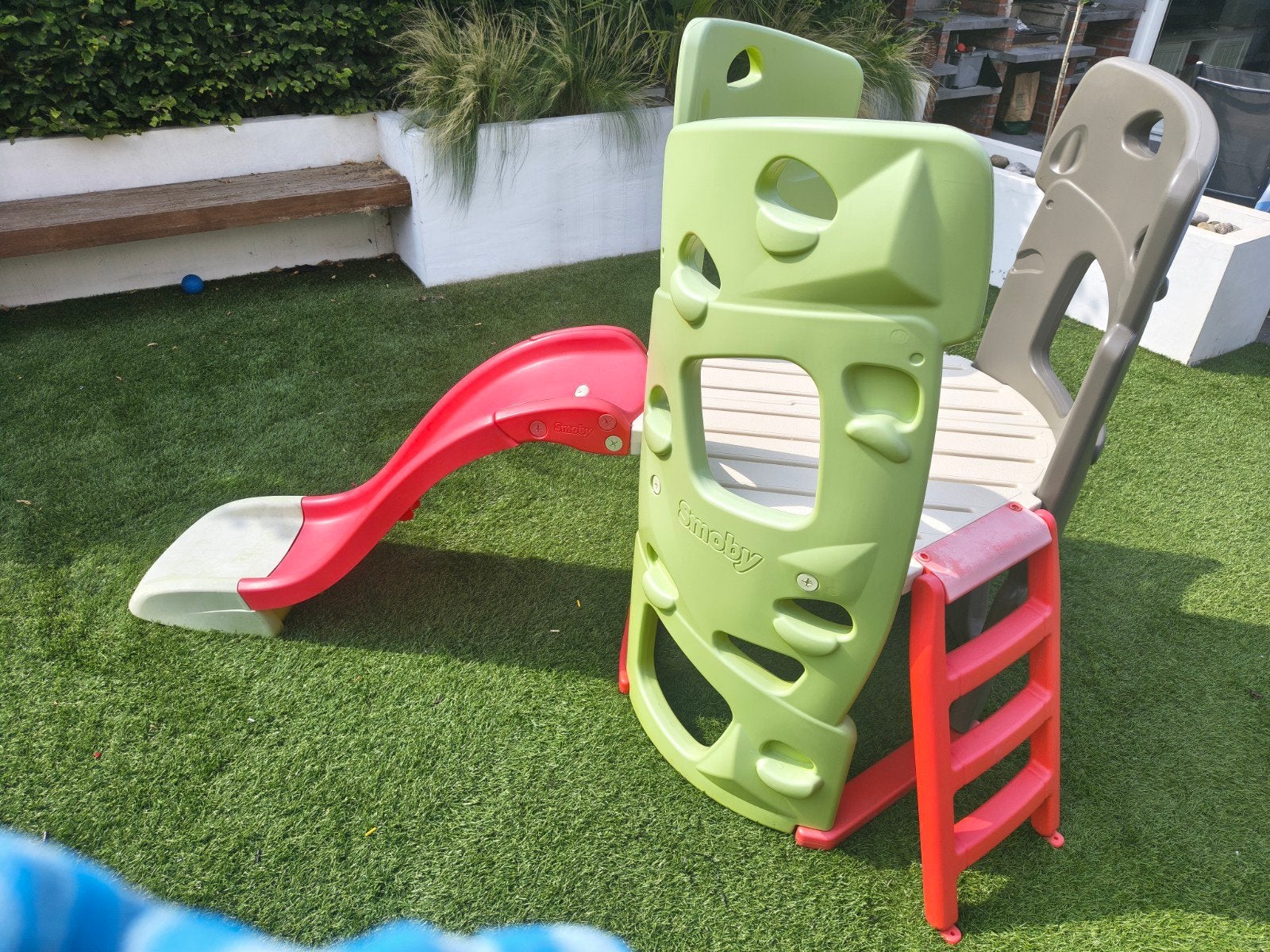 Moby klimmuur met glijbaan, Enfants & Bébés, Jouets | Extérieur | Aires de jeux, Enlèvement, Toboggan