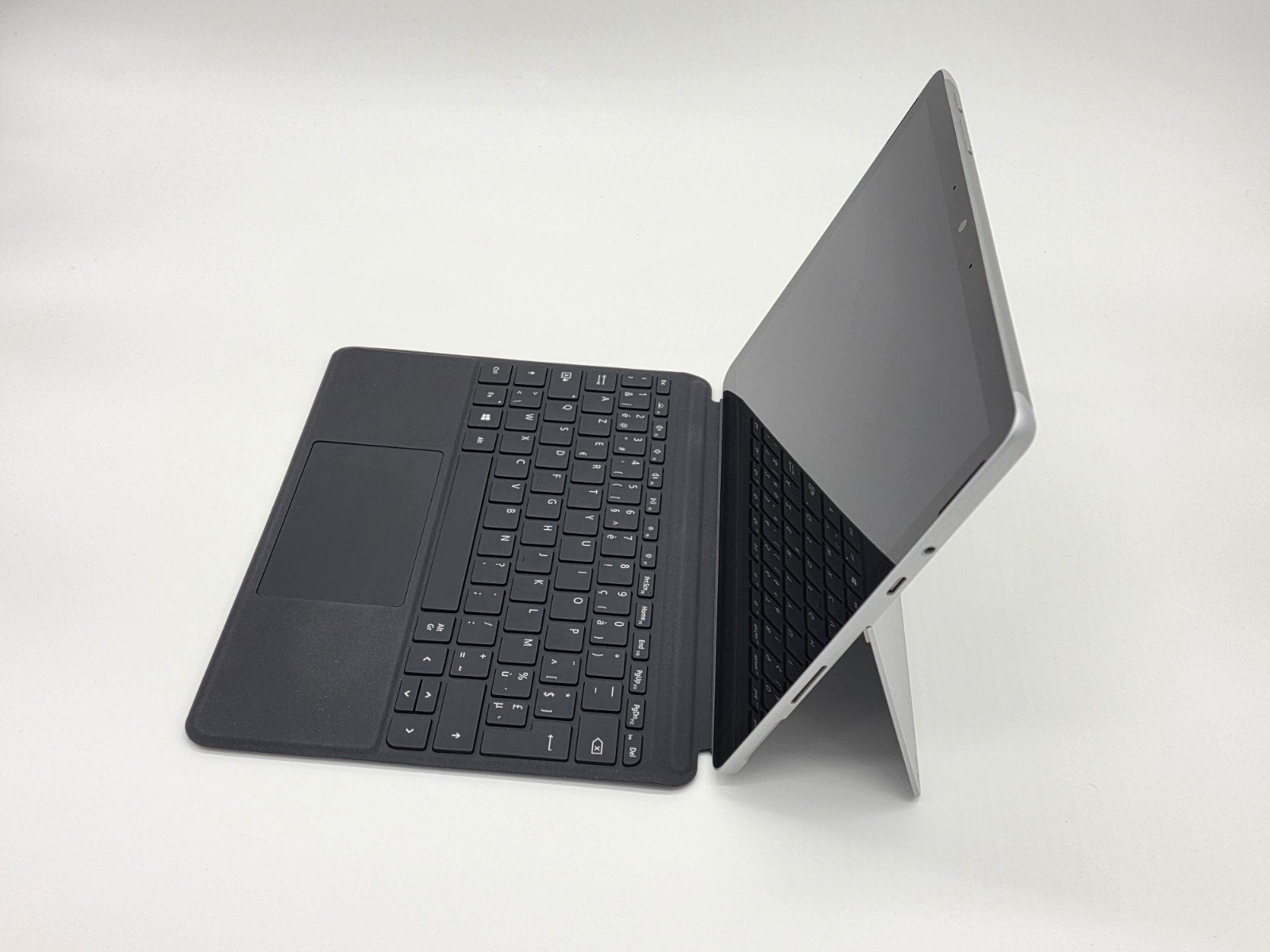 Microsoft Surface Go 3 (2021)

- i3 /8GB / 128GB SSD / 10,5", 8 GB, Minder dan 2 Ghz, 10 inch of minder, Met touchscreen