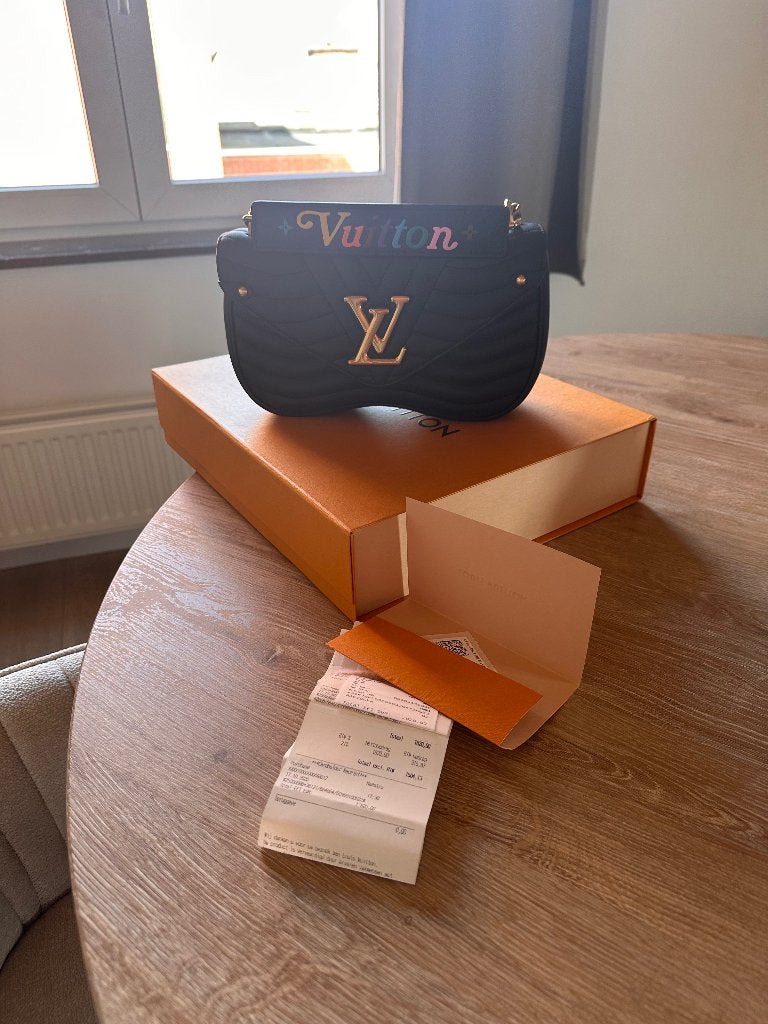 Louis vuitton new wave mm, Handtassen en Accessoires, Tassen | Damestassen, Ophalen, Zo goed als nieuw, Zwart, Handtas