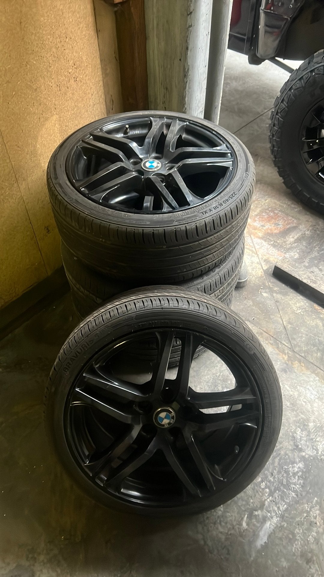 Wielen BMW, Enlèvement