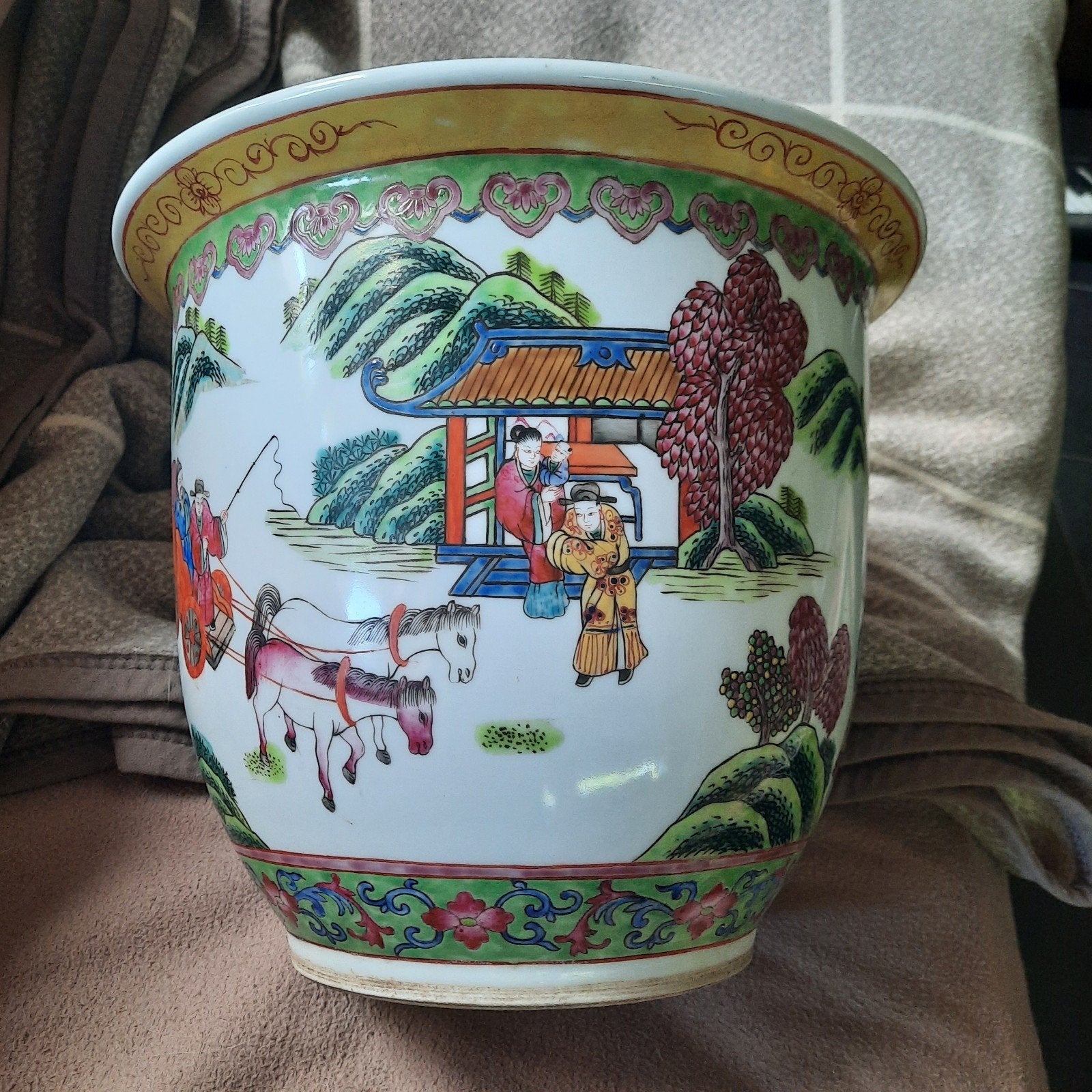 Cachepot , pot voor bloemen , handgeschilderd . 27 x 23,5 cm, Ophalen of Verzenden