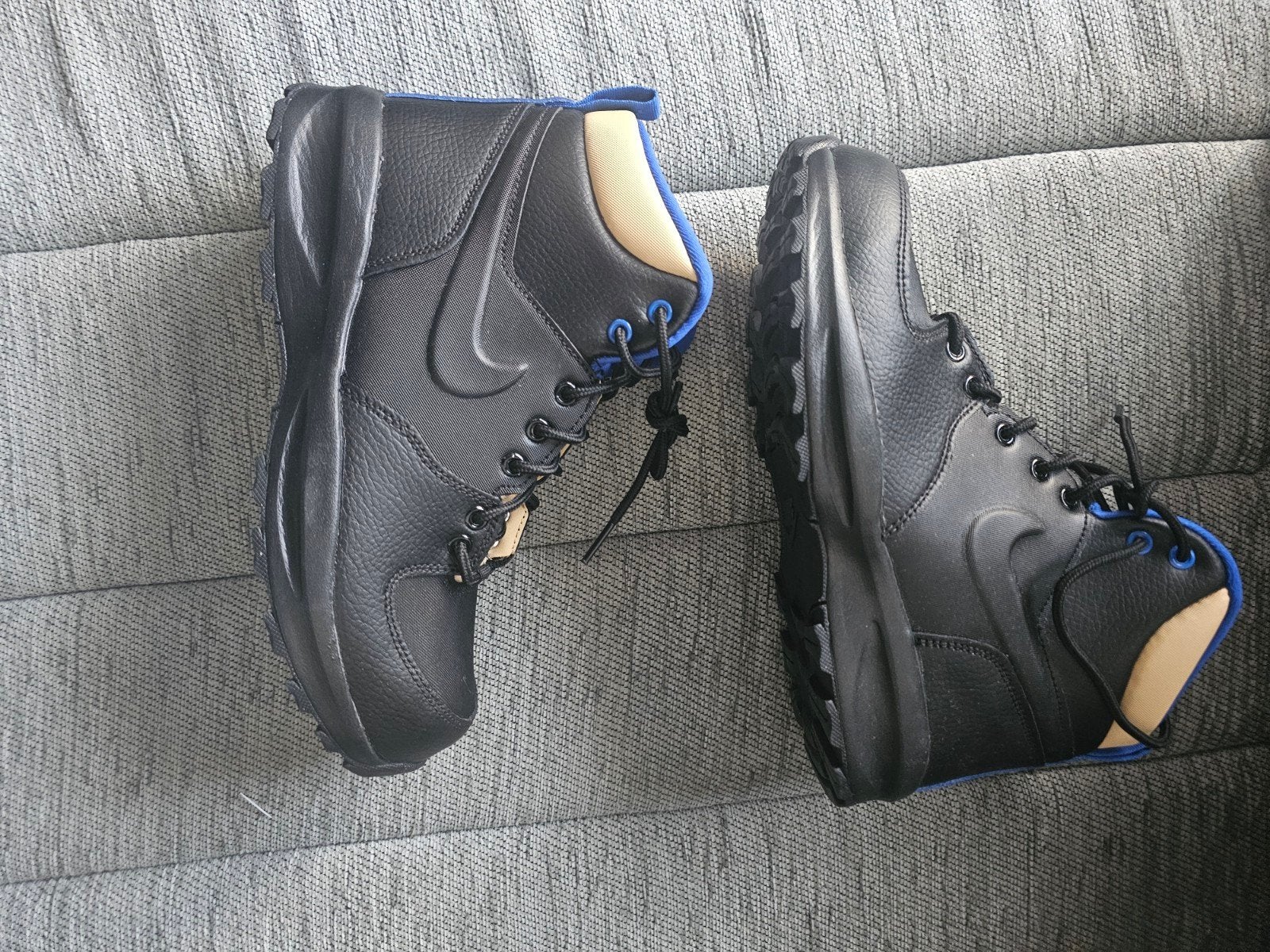Nike schoenen, Ophalen