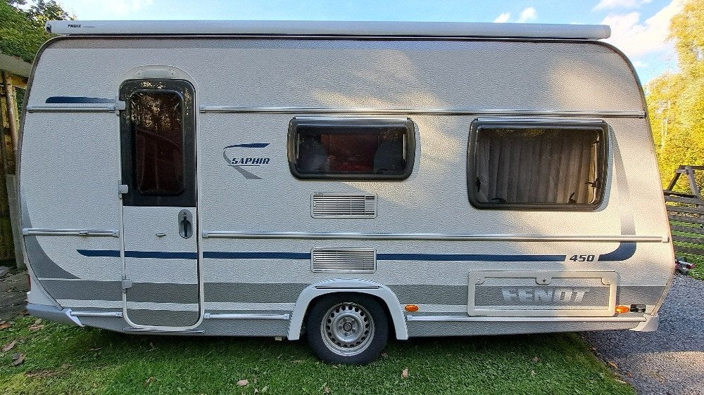 Caravan Fendt Safir 450 QB, Jusqu'à 4, Réservoir d'eau fixe, 4 à 5 mètres, Particulier