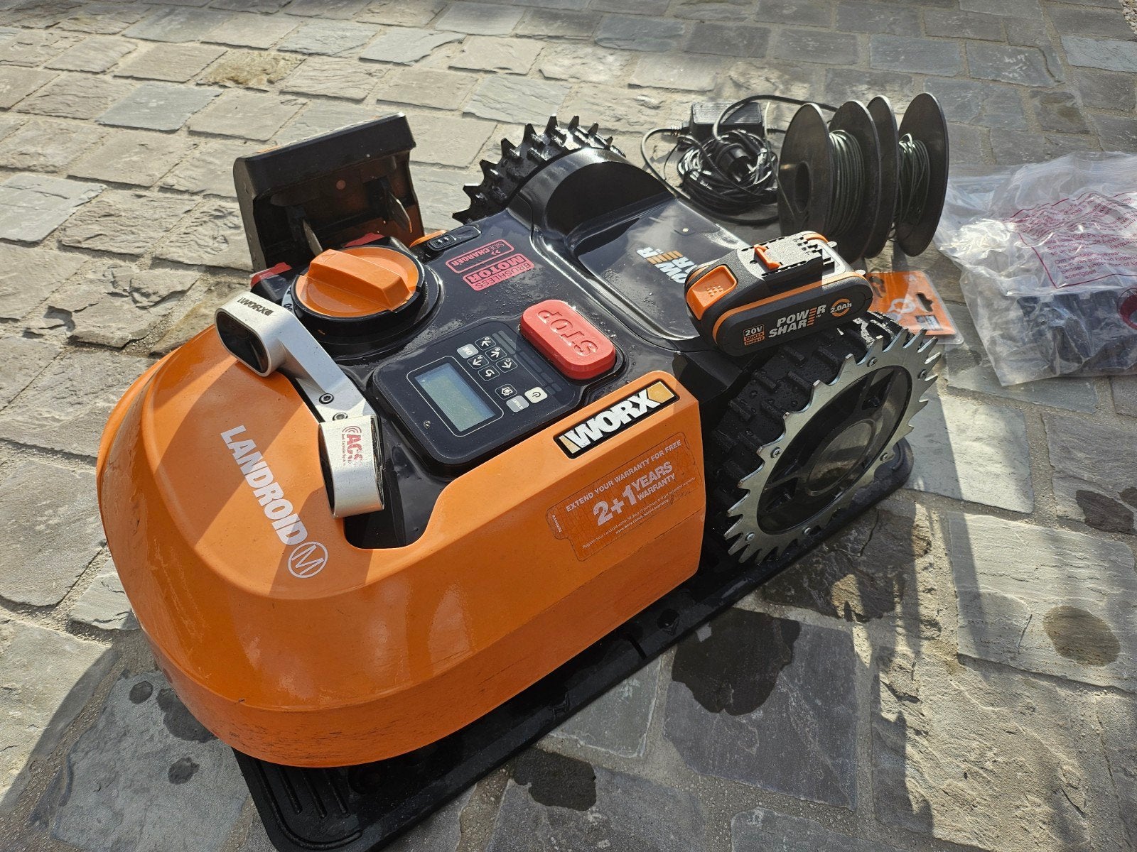 Worx Landroid robotmaaier, inclusief bijbehorende accessoire, Jardin & Terrasse, Enlèvement, Utilisé, Tondeuses à gazon sur batterie