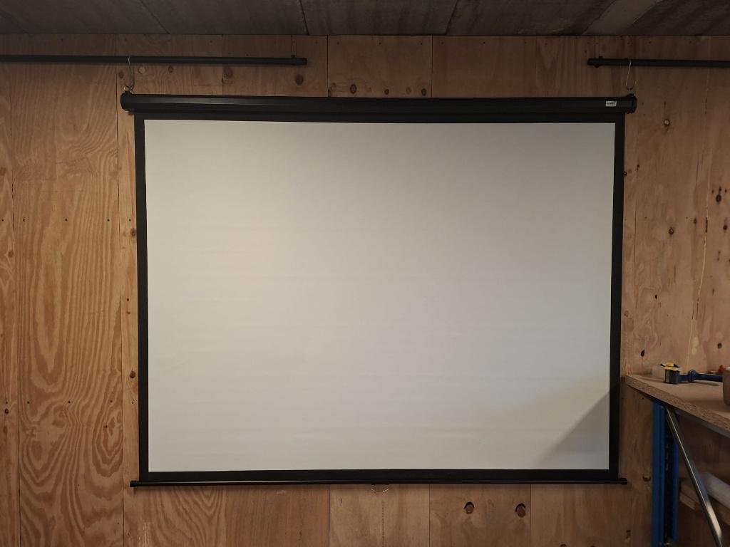 Manueel Projectiescherm 100" (4:3) NIEUW, TV, Hi-fi & Vidéo, Écrans de projection, Enlèvement, Manuel, Neuf