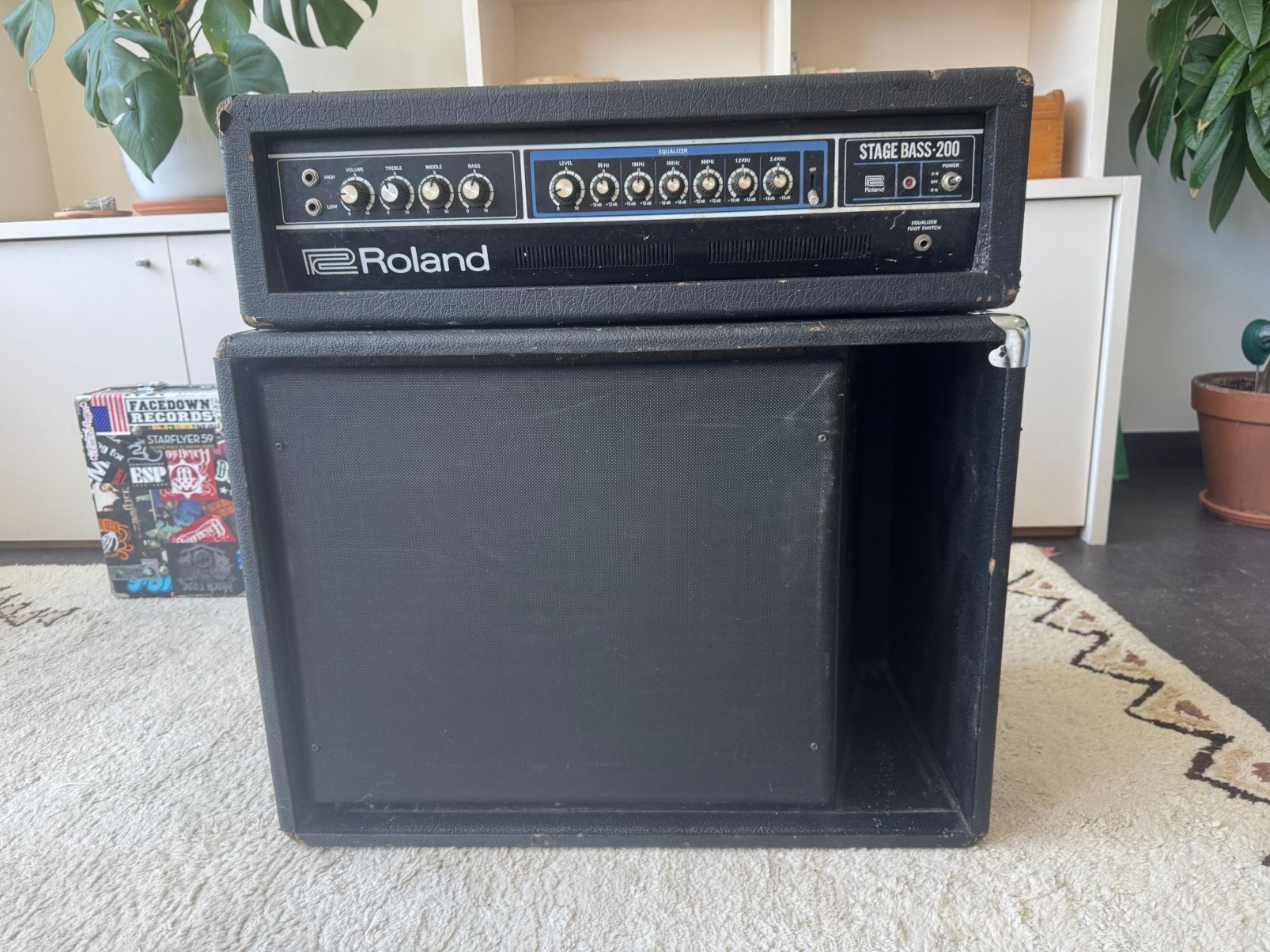 Vintage Roland Stage Bass 200 + HH Bass Cabinet – Full Rig, Muziek en Instrumenten, Ophalen, Gebruikt, Basgitaar, 100 watt of meer