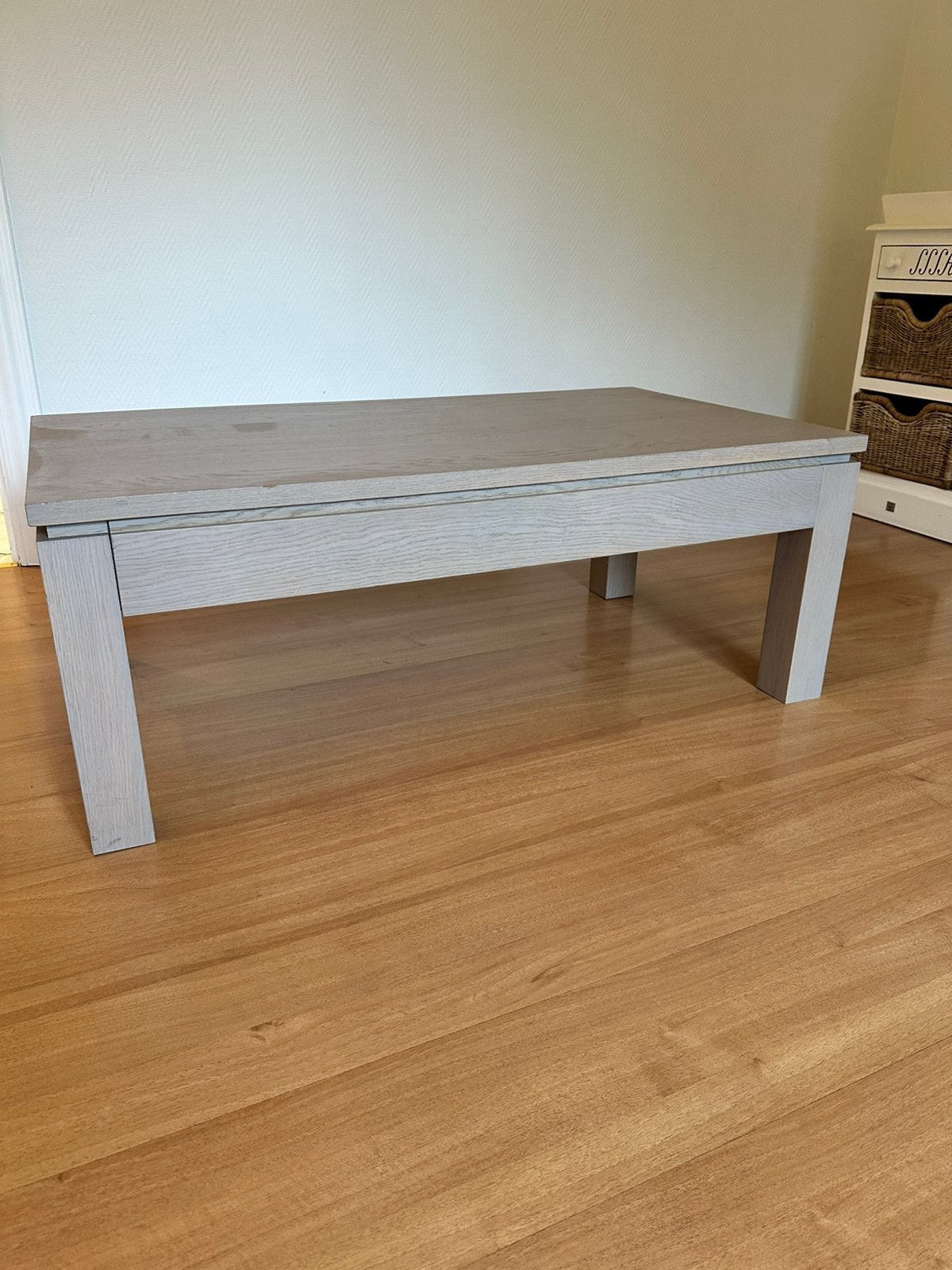 Mooie licht gekleurde houten salontafel,  met lade, Ophalen, Zo goed als nieuw