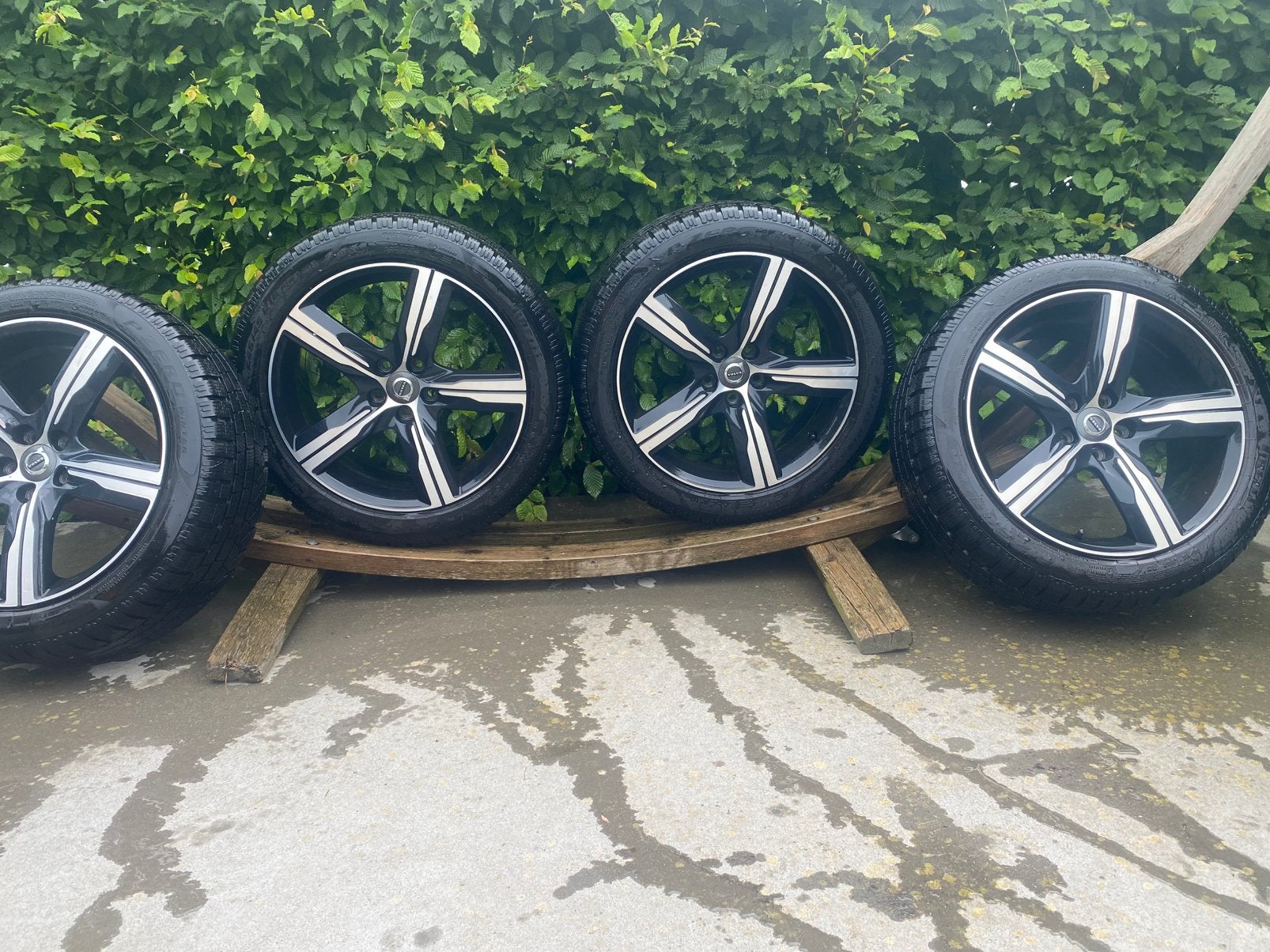 Originele volvo 18” velgen met haast nieuwe winterbanden, Enlèvement, Pneus hiver, Jante(s)