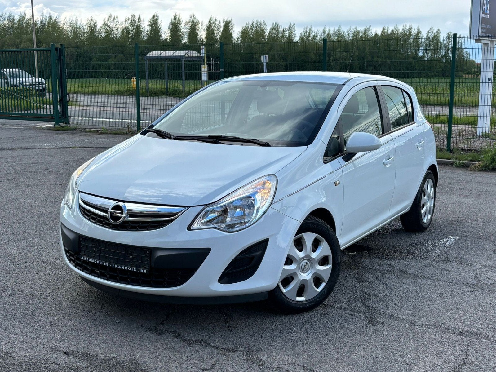 opel corsa 2013bj benzine gekeurd, Handgeschakeld, Particulier, Corsa, Te koop