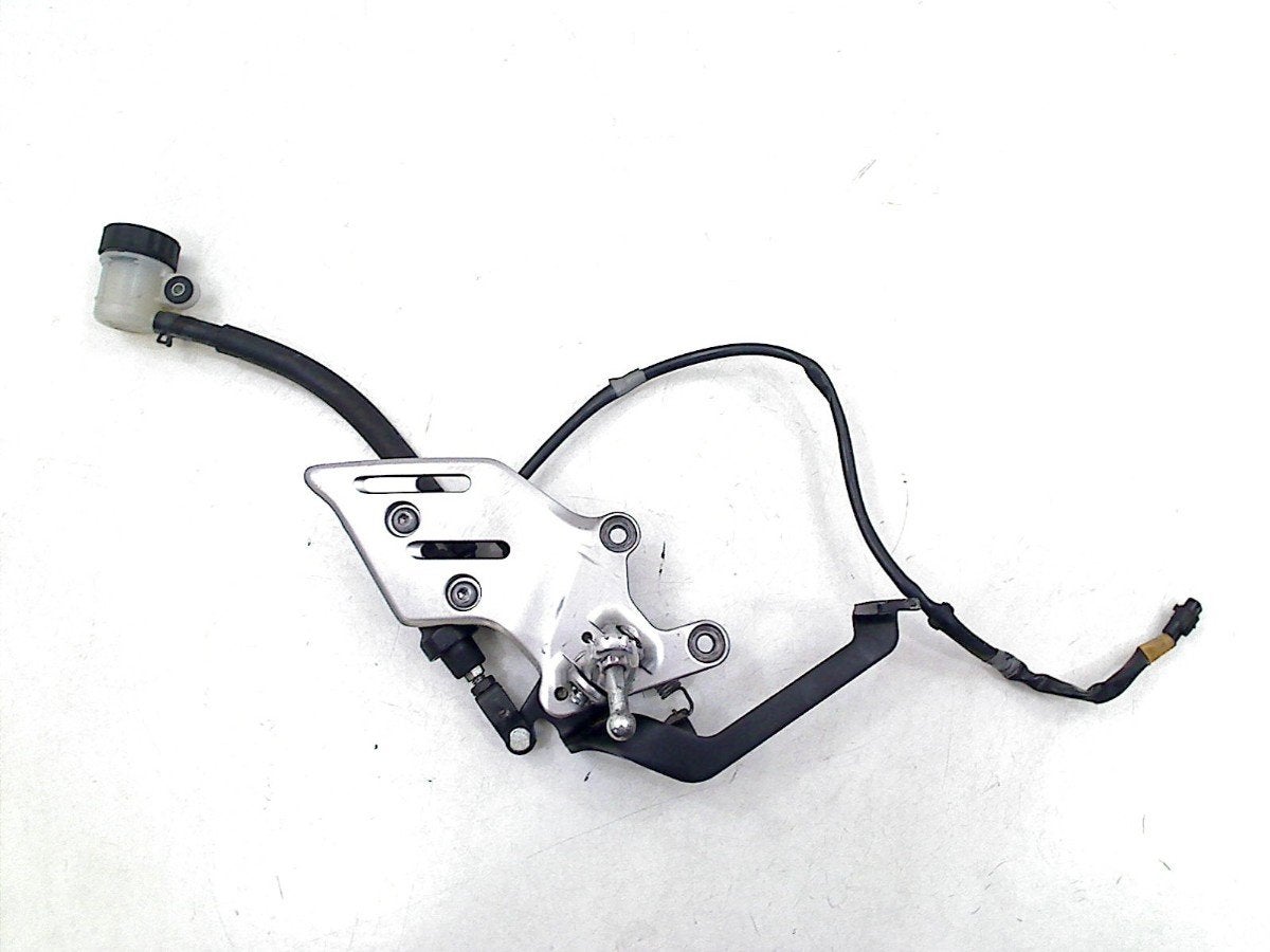 SCHETSPLAAT RECHTS VOOR Yamaha MT 09 2021-2023 (MT09 B7N), Motoren, Dhr. S. di Majo, Gebruikt, Info@cama-motorparts.nl, P.J. Troelstraweg 8 8
3144 CX  MAASSLUIS, NL