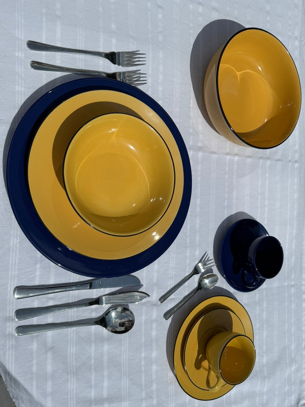 Modern sernies met onderzetborden, Maison & Meubles, Cuisine | Vaisselle, Enlèvement, Moderne, Assiettes(s)