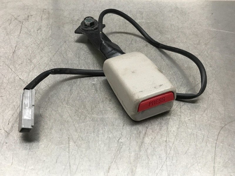 BOUCLE DE CEINTURE DE SECURITE AVANT DROIT Mazda CX-7, Utilisé, Mazda