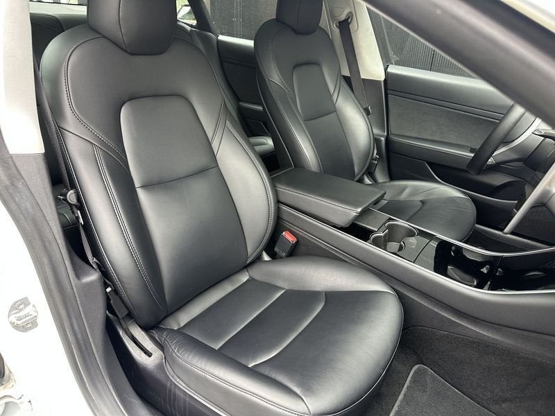 Tesla Model 3, Autos, Cuir, Achat, Entreprise, Noir