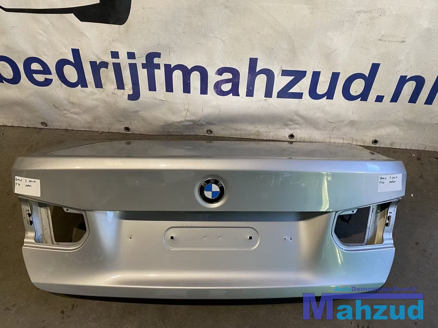 BMW 3 SERIE F30 Sedan Grijs achterklep 2011-2018, Petuelring 130
80788  Munich, DE, Arrière, Info@bmw.de, Utilisé