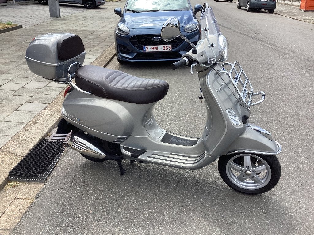 Vespa lx125 touring, Scooter, Occasion, Motorrijbewijs A, Particulier